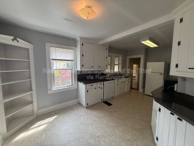 Photo - 801 Knollwood St House