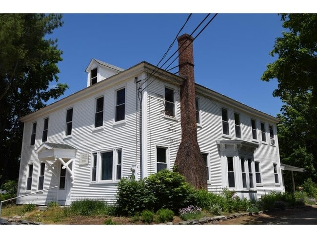 Building Photo - 1092 New Hampshire Rte 175