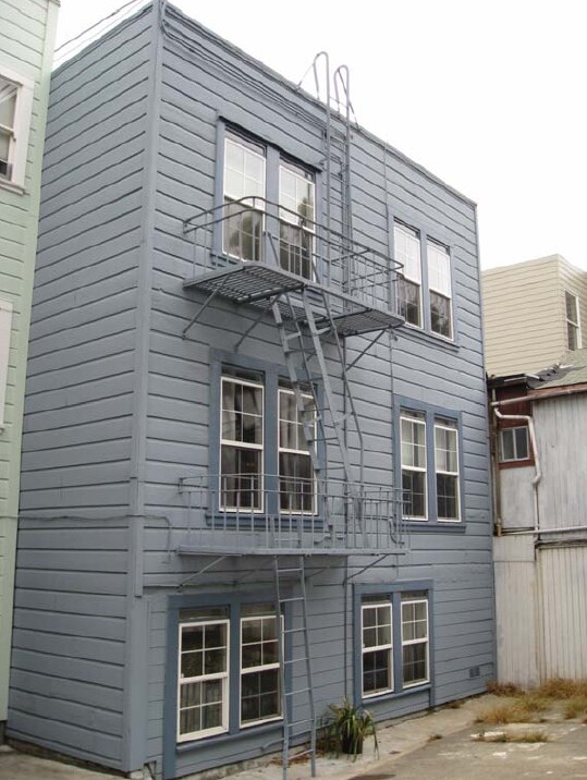 Building Photo - 67 Henry St