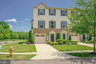 Building Photo - 1 Village Green Ln