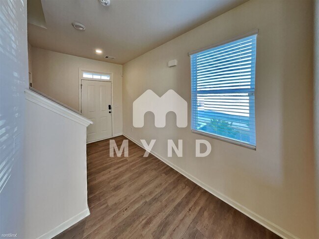Building Photo - 4 br, 2.5 bath House - 5405 Barberry Avenue