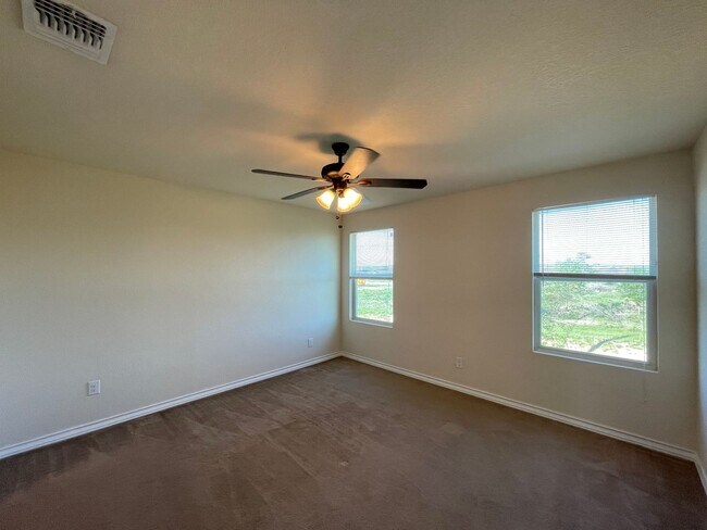 Foto del edificio - Townhome for rent