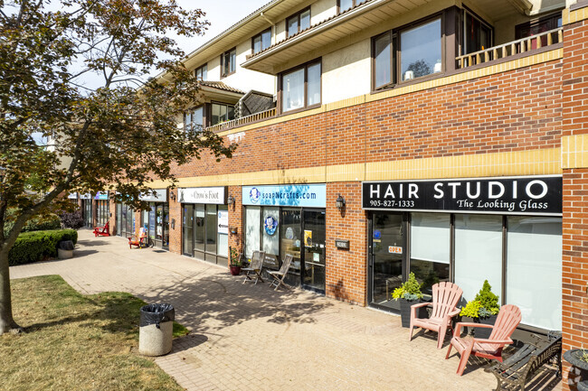 2411-2427 Marine Dr, Oakville, ON L6L 1C6 Appartements - 2411-2427 ...