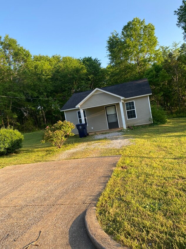 1804 Droke Rd, Corinth, MS 38834 House for Rent in Corinth, MS