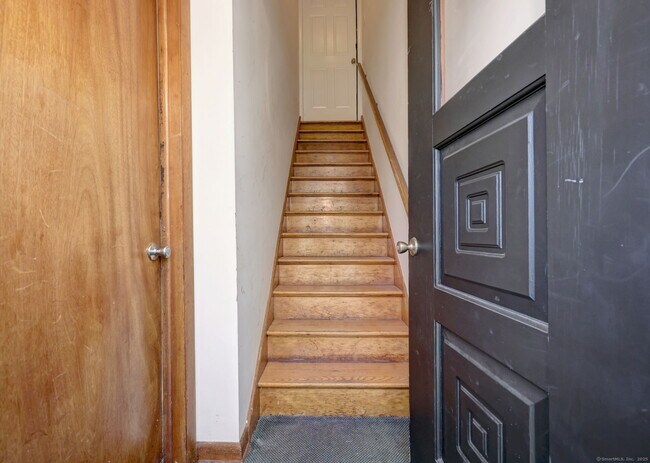 Foto del edificio - 23 Gilbert Ln