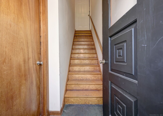 Building Photo - 23 Gilbert Ln