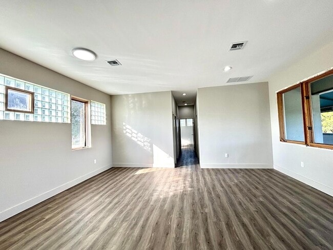 Building Photo - 540 S Federal Hwy