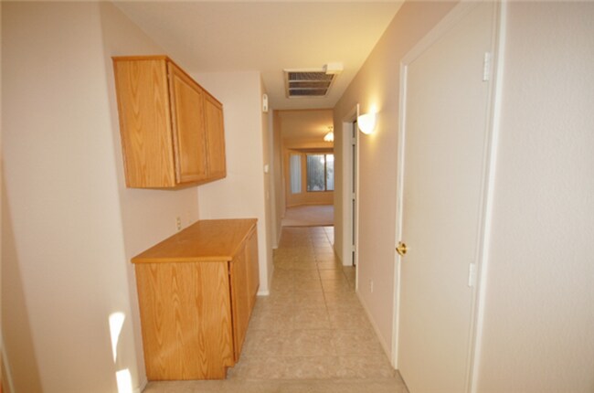 Building Photo - 5258 W Kaler Cir