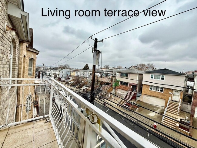 Foto del edificio - 45 Terhune Ave