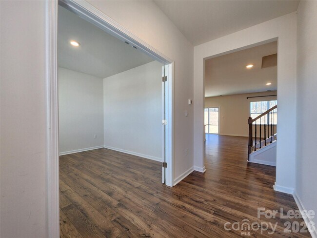 Foto del edificio - 125 Sycamore Xing Ct