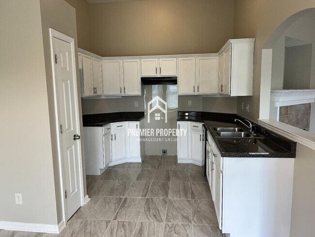Foto del edificio - 4363 Waverly Farms - Available Now!