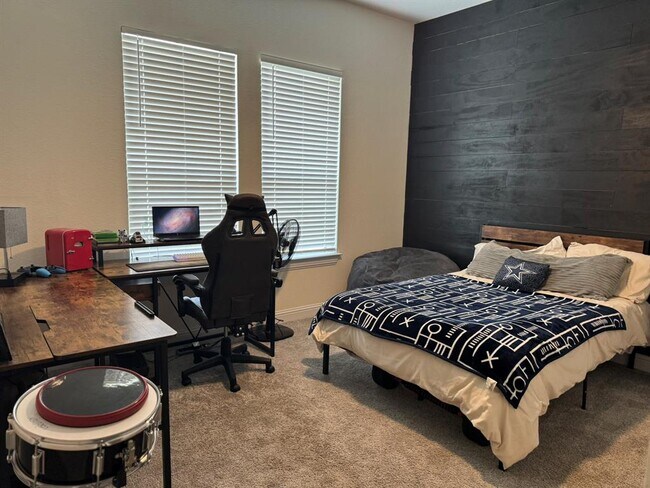Foto del edificio - 134 Roseheath Ln