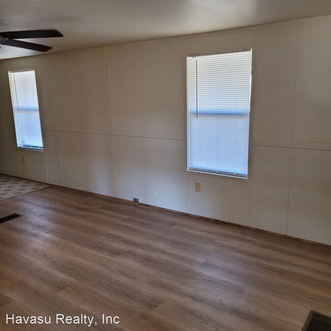 Building Photo - 2 br, 2 bath House - 5875 N. Reef Blvd.