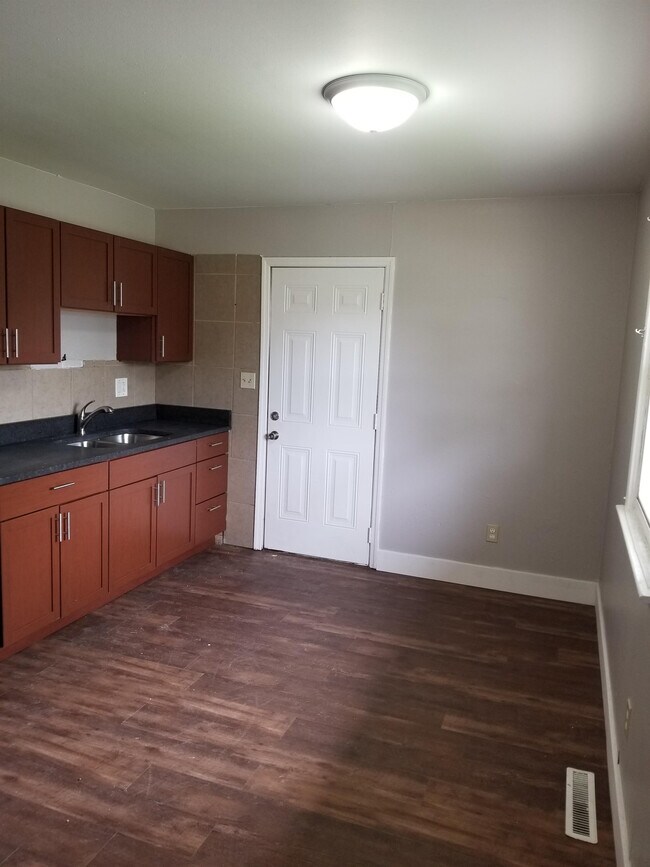 Building Photo - 1672 Burley Dr