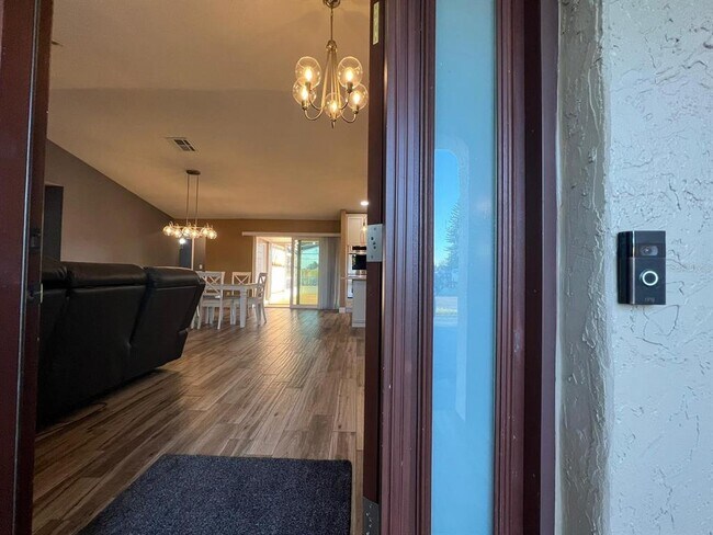Building Photo - 3 Stirrup Ct