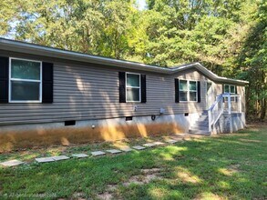Building Photo - 165 Silver Cir