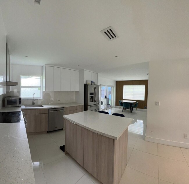 Foto del edificio - 2050 N 57th Ter