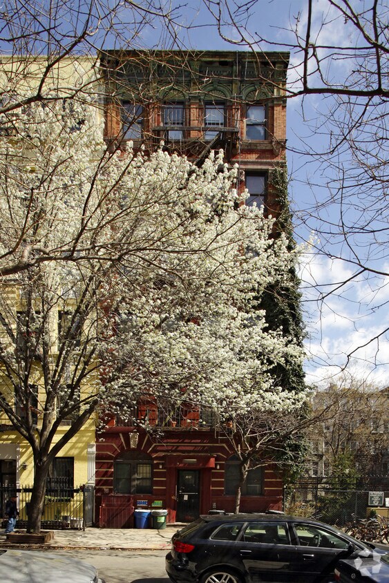 Building Photo - 309 E 8th St