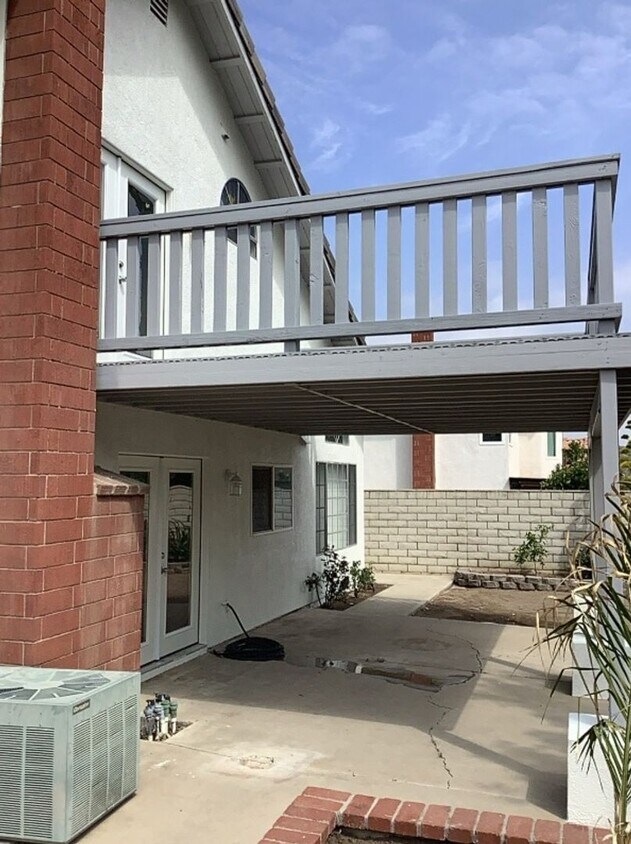 Foto del edificio - Charming 3 Bed/2.5 Bath Home With A Spacio...