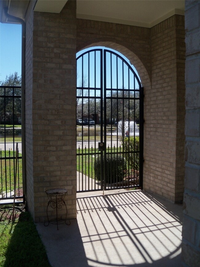 Building Photo - 5909 Sawyer Dr