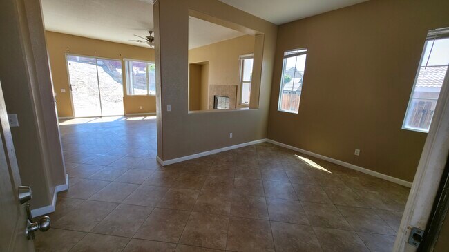Foto del edificio - 13798 Oasis Dr
