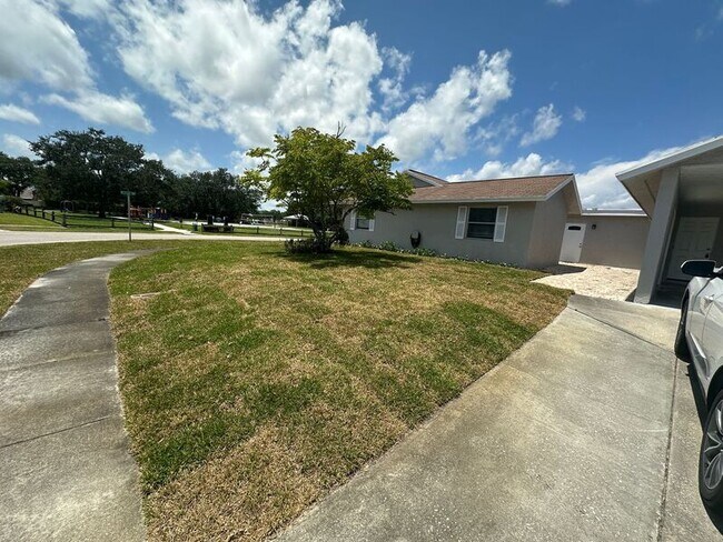 Building Photo - 10431 Pippin Ln