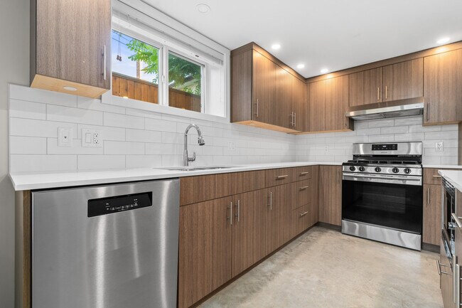 Photo du bâtiment - 748 4th St E