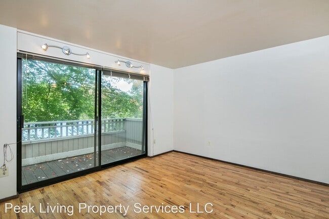 Building Photo - 4745-4753 Ravenna Ave NE