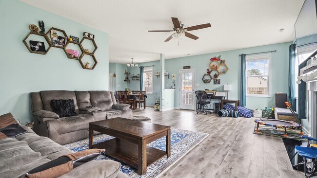Foto del edificio - 4-Bedroom Hunter's Creek Gem