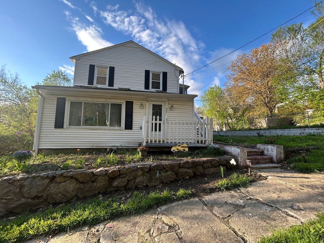 Foto principal - 341 W Mitchell St