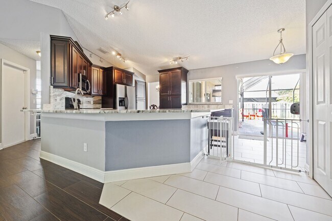 Foto del edificio - Fountain Lakes Community