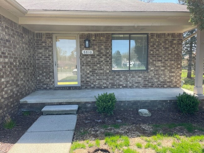 Foto del edificio - 2-Bedroom Duplex with full basement, 1-Car...