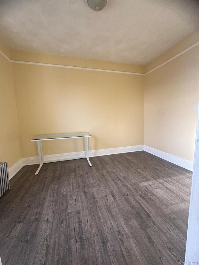 Foto del edificio - 141 Voss Ave