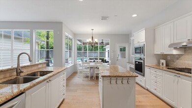 Building Photo - 34 Candle Pine Pl