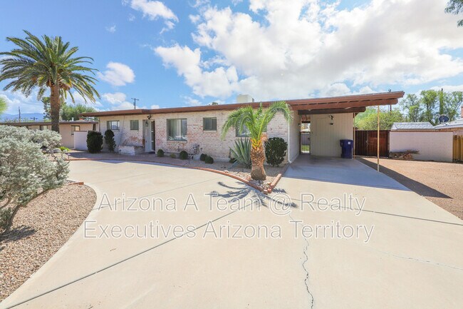 Foto del edificio - 7022 E 3rd St