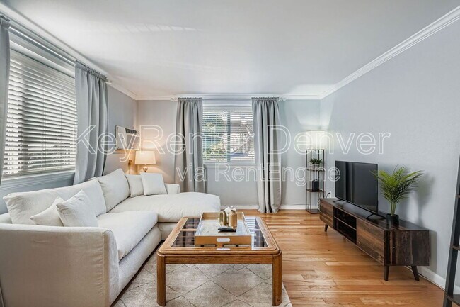 Foto del edificio - 1327 Steele St