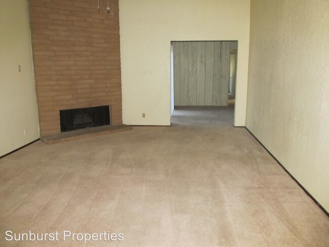 Building Photo - 7421-7423 Willowcreek Dr