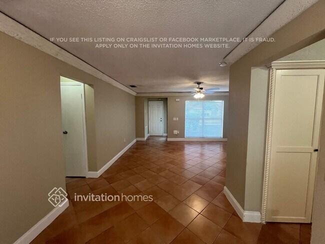 Building Photo - 11360 NW 37th Pl