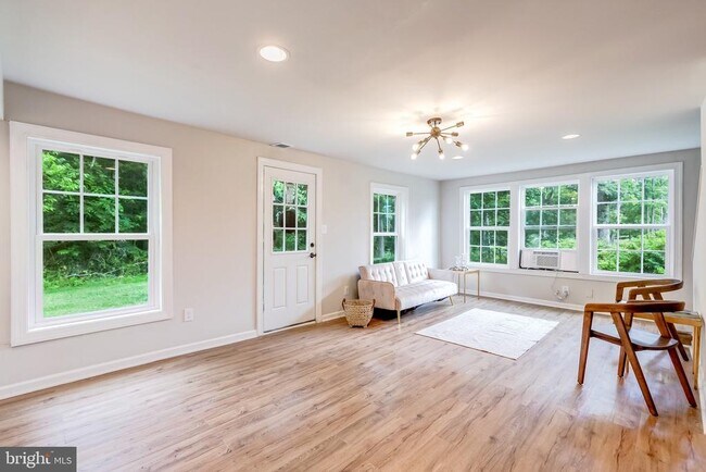 Foto del edificio - 24436 Lenah Rd