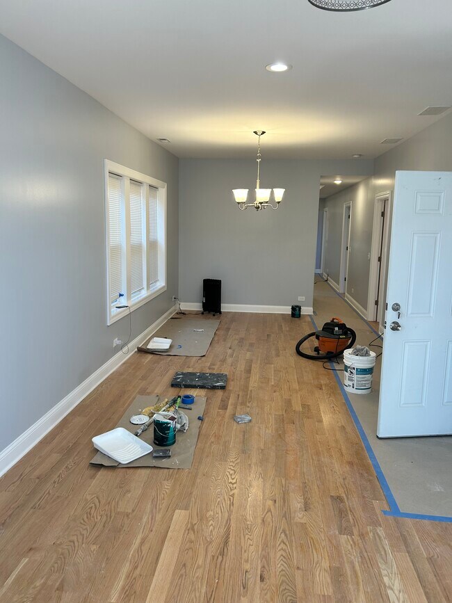 Building Photo - 1516 N Lotus Ave