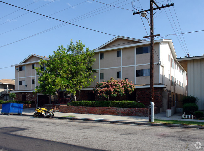 Building Photo - 4061 W. 138th St.