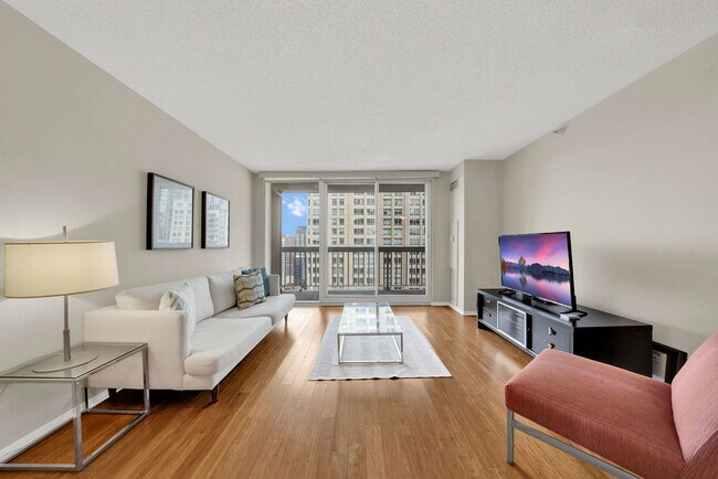 Building Photo - 545 N Dearborn St
