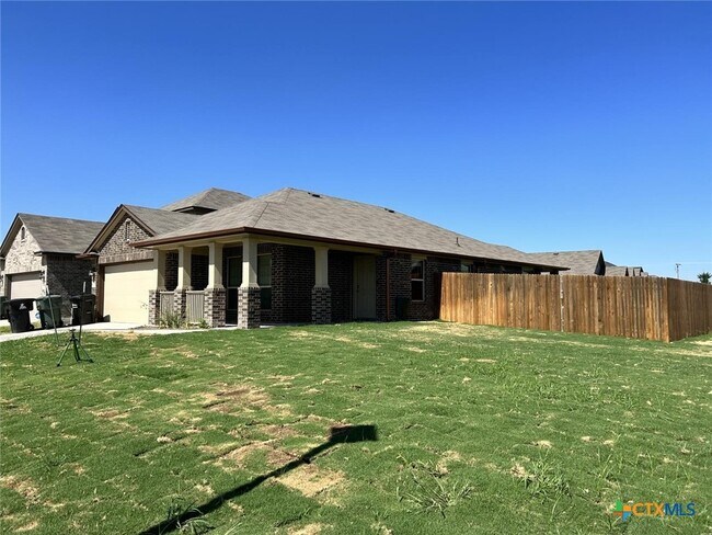 Building Photo - 6400 Treiber Dr