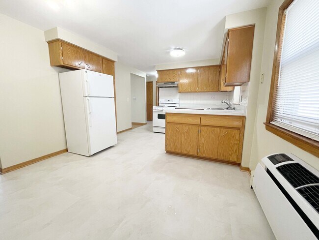 Foto del edificio - 6015 W Diversey Ave