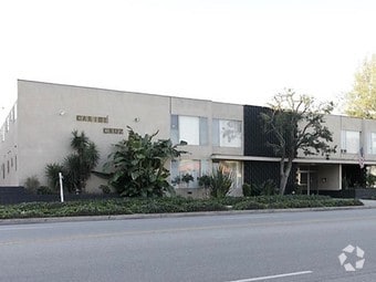 Foto principal - 10822 Victory Blvd