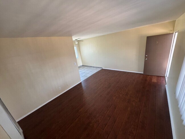 Building Photo - 6633 Woodley Ave