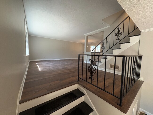 Building Photo - 1280 State Rd S-28-484