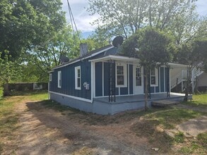 Building Photo - 904 Crowder St
