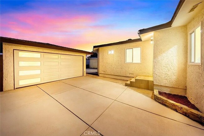 Foto del edificio - 344 Pamela Rd