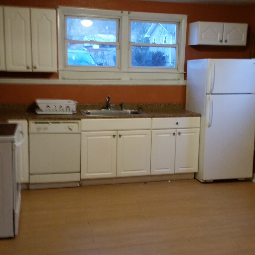 4 Gulf St, Hudson, NH 03051 Apartments in Hudson, NH